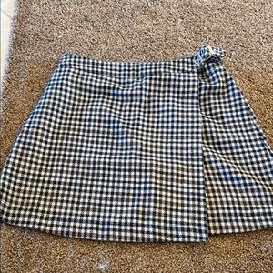 Women’s Brandy Melville John Galt black brown flannel checked mini skirt sz S